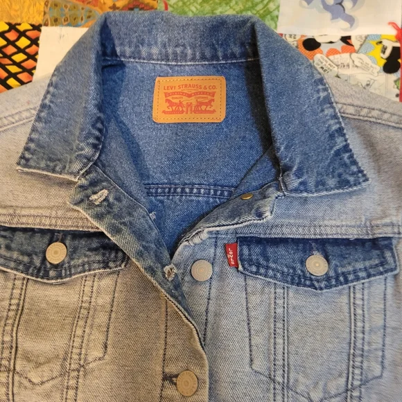 LEVIS Kid's 2 Tone Denim Jacket! BNWT!